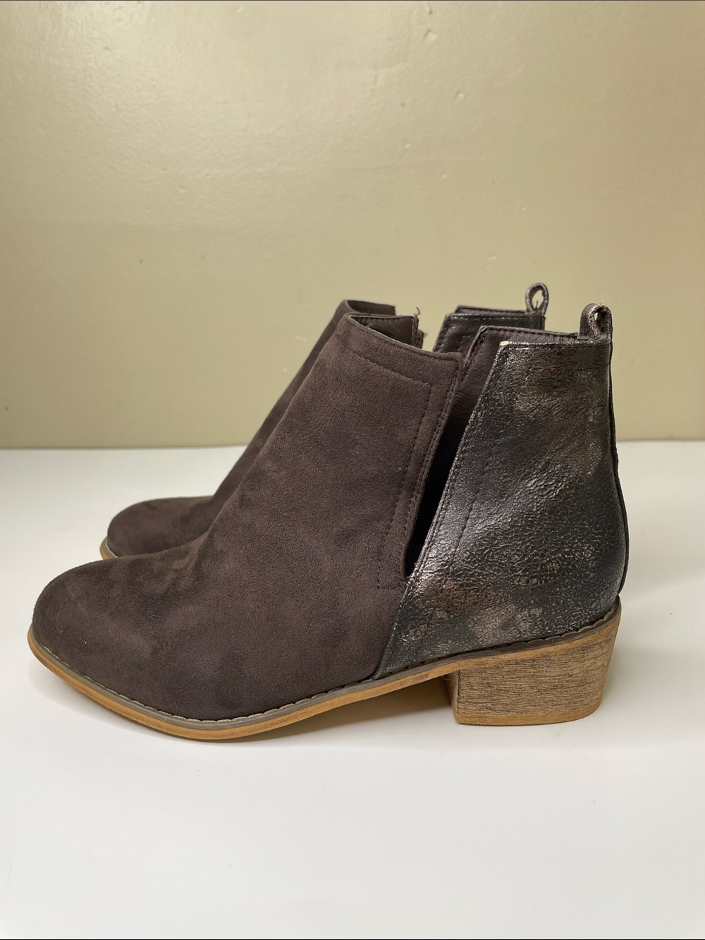 BOUTIQUE by Corkys Brown Faux Suede SHEILD Rustic Glam Block Heel Bootie 8 - Picture 5 of 13